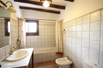 Casas de Cantoblanco 2 - Bathroom with bathtube