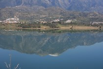 La Maroma reflejada en el Pantano